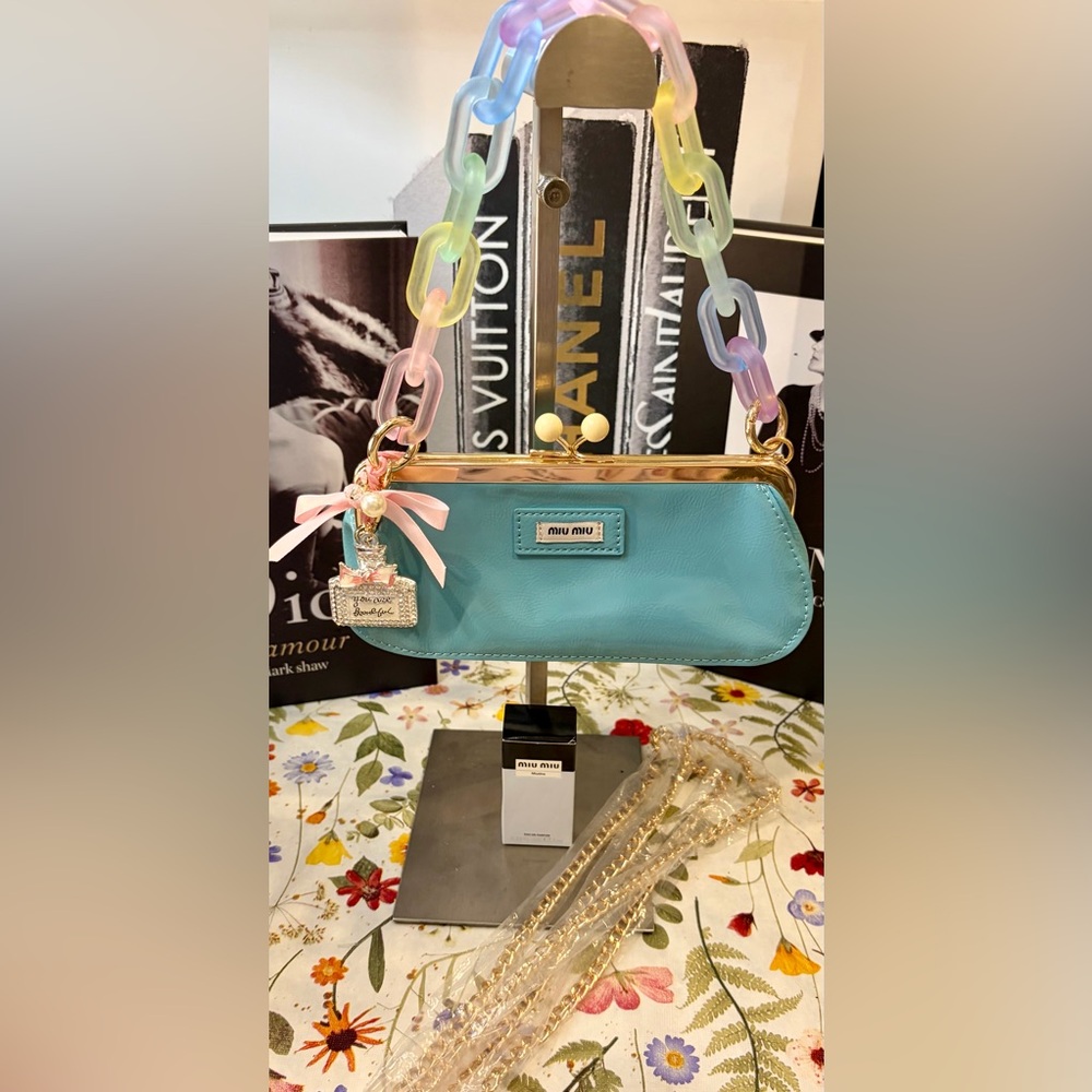 NIB MUI MUI Beaute Blue Patent Leather Clutch/Crossbody/Bag/Rainbow Chunky Chain